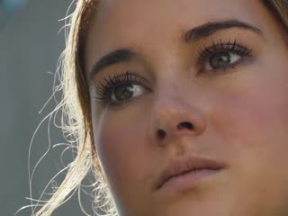 Divergent - Official Trailer